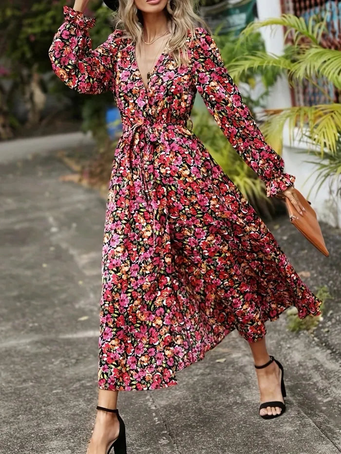 Warda slå-om-kjole med blomstertryk